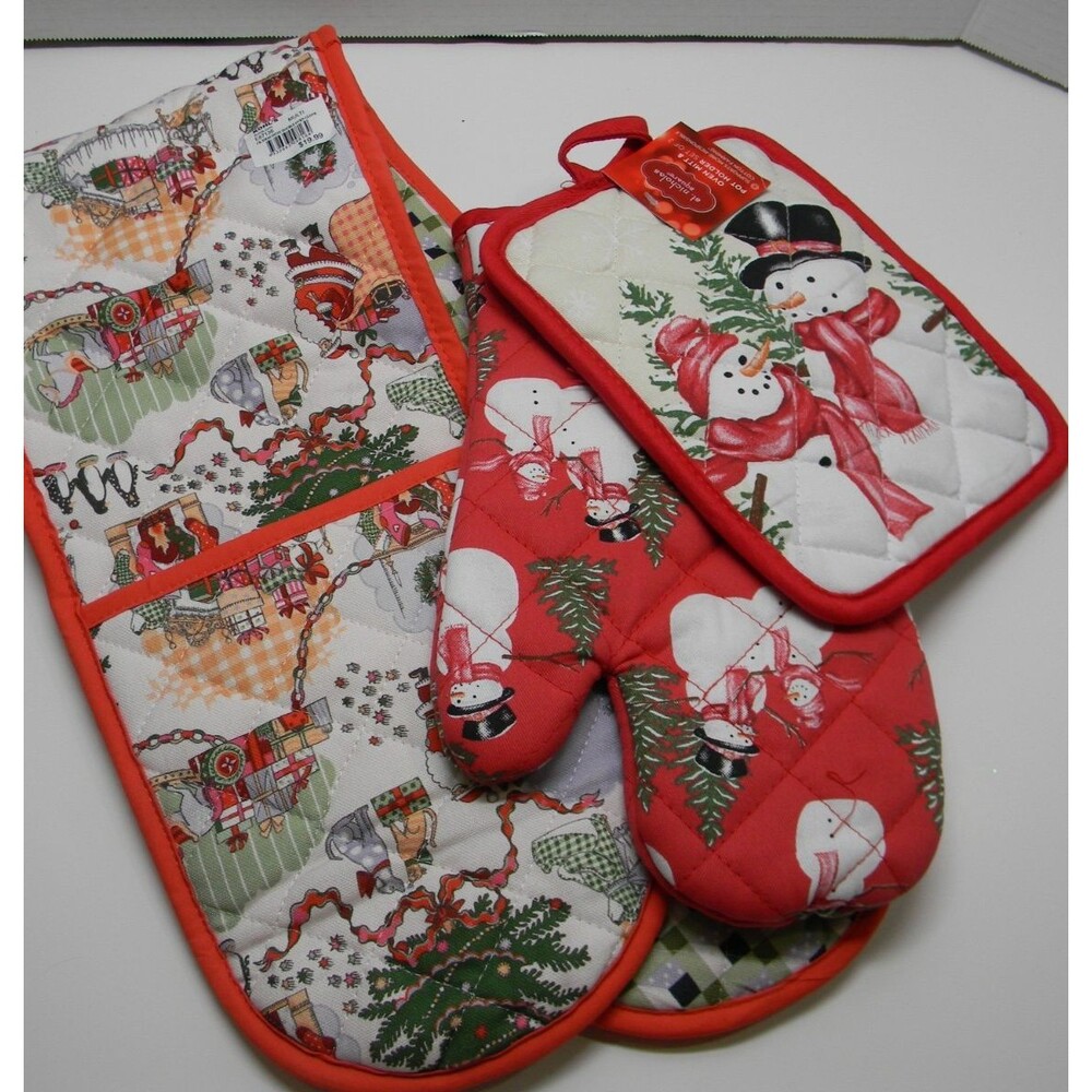 Lot of Christmas Kitchen Decor Towels Salt Pepper Gravy Boat All New Unused - Picture 4 of 8